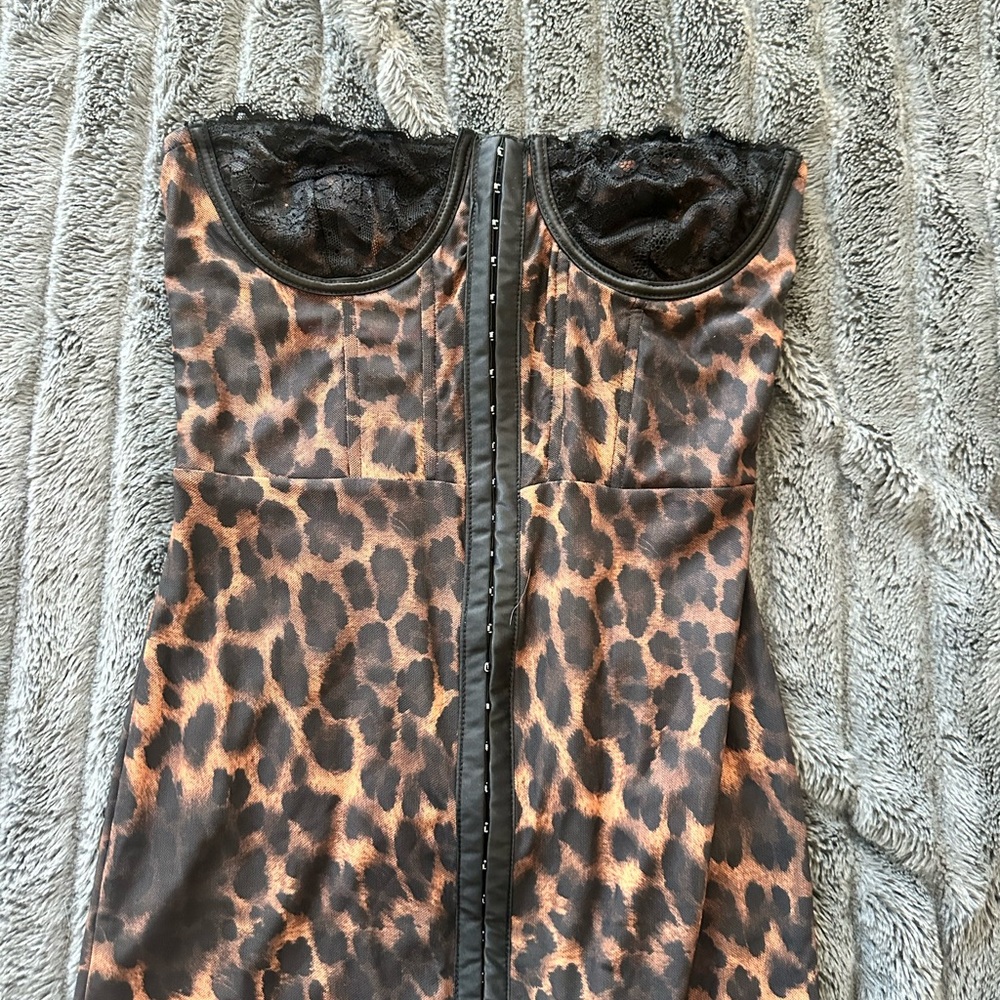 Edikted Leopard dress